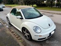 Usata VW New Beetle 105 CV (77 kW) 2008 Bianco Utilitaria