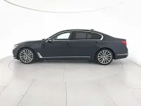 Usata BMW 730L 265 CV (194 kW) 2019 Imperial blue Berlina
