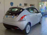 Usata Lancia Ypsilon 86 CV (63 kW) 2014 Argento Utilitaria