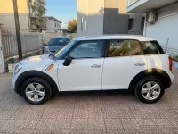 Usata Mini One D Countryman 90 CV (66 kW) 2015 Bianco SUV