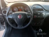 Usata Fiat Punto Active 69 CV (50 kW) 2011 Grigio Utilitaria