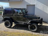 Usata Jeep Wrangler 121 CV (88 kW) 1993 Verde SUV