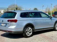 Usata VW Passat Alltrack 200 CV (147 kW) 2022 Argento Station wagon