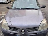 Usata Renault Clio II 68 CV (50 kW) 2006 Grigio Utilitaria