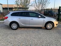 Usata Opel Astra Cosmo 110 CV (80 kW) 2014 Argento Station wagon