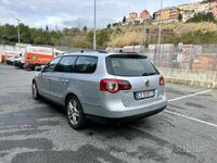 Usata VW Passat Highline 140 CV (102 kW) 2005 Grigio Station wagon