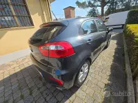 Usata Kia Rio 85 CV (62 kW) 2021 Grigio Berlina