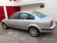 Usata VW Passat 130 CV (95 kW) 2003 Grigio Berlina
