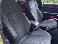 Usata VW Golf VIII R-line 131 CV (96 kW) 2024 Giallo Berlina