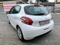 Usata Peugeot 208 Active 68 CV (50 kW) 2014 Bianco Utilitaria