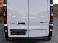 Begagnad Renault Trafic 125 HK (91 kW) 2017 Vit Minibuss