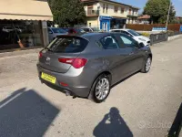 Usata Alfa Romeo Giulietta Distinctive 150 CV (110 kW) 2015 Grigio Utilitaria