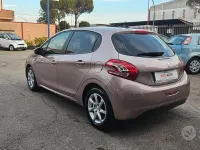 Usata Peugeot 208 Allure 68 CV (50 kW) 2013 Viola Utilitaria