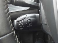 Usata Peugeot 2008 Active 101 CV (74 kW) 2023 Arancione SUV