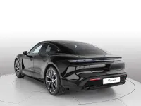 Nuova Porsche Taycan Black Edition 2026 Nero jet metallizzato Berlina