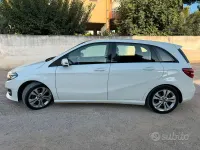 Usata Mercedes B180 109 CV (80 kW) 2017 Bianco Utilitaria