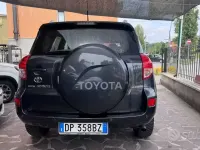Usado Toyota RAV4 Luxury 136 CV (100 kW) 2008 Gris SUV