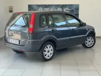 Usata Ford Fusion 80 CV (58 kW) 2005 Nero Utilitaria
