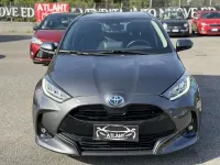 Usata Toyota Yaris Hybrid Lounge 92 CV (67 kW) 2022 Argento Berlina
