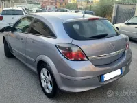 Usata Opel Astra GTC Cosmo 101 CV (74 kW) 2007 Grigio Berlina