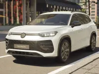 Nuova VW Tayron R-line Plus 150 CV (110 kW) 2026 Dolomite silver metallizzato SUV