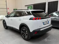 Usata Peugeot 2008 Allure 110 CV (80 kW) 2022 Bianco SUV