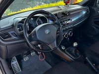 Usata Alfa Romeo Giulietta 105 CV (77 kW) 2011 Bianco Utilitaria