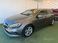 Usata Mercedes A180 109 CV (80 kW) 2017 Grigio Berlina