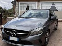 Usata Mercedes A180 Premium 109 CV (80 kW) 2017 Grigio Berlina