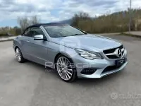 Usata Mercedes E220 Premium 170 CV (125 kW) 2015 Blu Cabrio