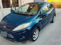 Usata Ford Fiesta 97 CV (71 kW) 2010 Blu Utilitaria