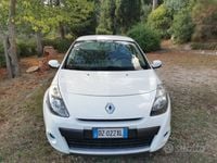 Usata Renault Clio II 75 CV (55 kW) 2009 Bianco Berlina