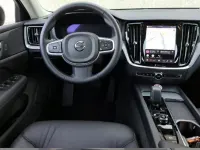 Usata Volvo V60 Core 197 CV (144 kW) 2025 Denim blue metallizzato Station wagon