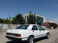 Usata Mercedes 190 122 CV (89 kW) 1986 Bianco Berlina