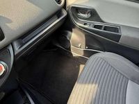 Usata Toyota Yaris 65 CV (47 kW) 2018 Argento Utilitaria