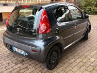 Usata Peugeot 107 68 CV (50 kW) 2007 Grigio Utilitaria