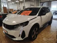 Usata Peugeot 5008 Allure 177 CV (130 kW) 2022 Bianco / pastello SUV