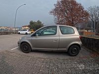 Usata Toyota Yaris Sol 65 CV (47 kW) 2004 Grigio Utilitaria