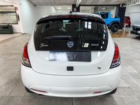 Usata Lancia Ypsilon Silver 69 CV (50 kW) 2023 Bianco Utilitaria