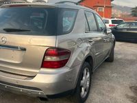 Usata Mercedes ML320 224 CV (164 kW) 2007 Grigio SUV