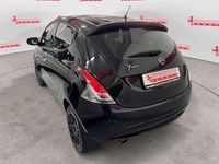 Usata Lancia Ypsilon Gold 69 CV (50 kW) 2018 Nero Utilitaria
