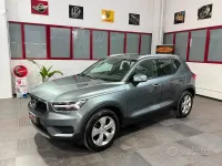 Usata Volvo XC40 Momentum 150 CV (110 kW) 2018 Grigio SUV