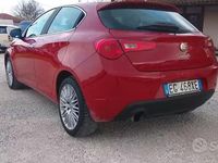 Usata Alfa Romeo Giulietta Exclusive 169 CV (124 kW) 2011 Rosso Utilitaria