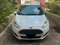 Usata Ford Fiesta 75 CV (55 kW) 2014 Bianco Utilitaria