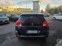 Usata Peugeot 5008 S 131 CV (96 kW) 2023 Blu SUV