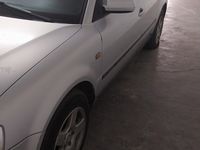 Usata VW Passat 75 CV (55 kW) 2000 Grigio Berlina