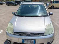 Usata Ford Fiesta 75 CV (55 kW) 2005 Grigio Utilitaria