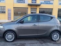 Usata Lancia Ypsilon Gold 70 CV (51 kW) 2014 Grigio medio Utilitaria