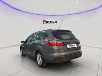 Usata Ford Focus 101 CV (74 kW) 2014 Grigio scuro Berlina
