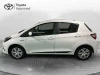 Usata Toyota Yaris Hybrid Active 101 CV (74 kW) 2020 Bianco Berlina